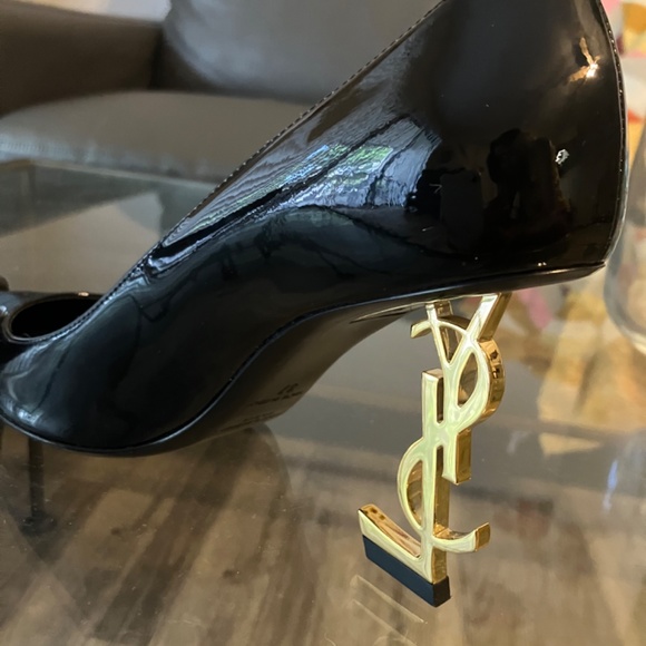 Black Saint Laurent pumps with gold heel - Picture 14 of 16